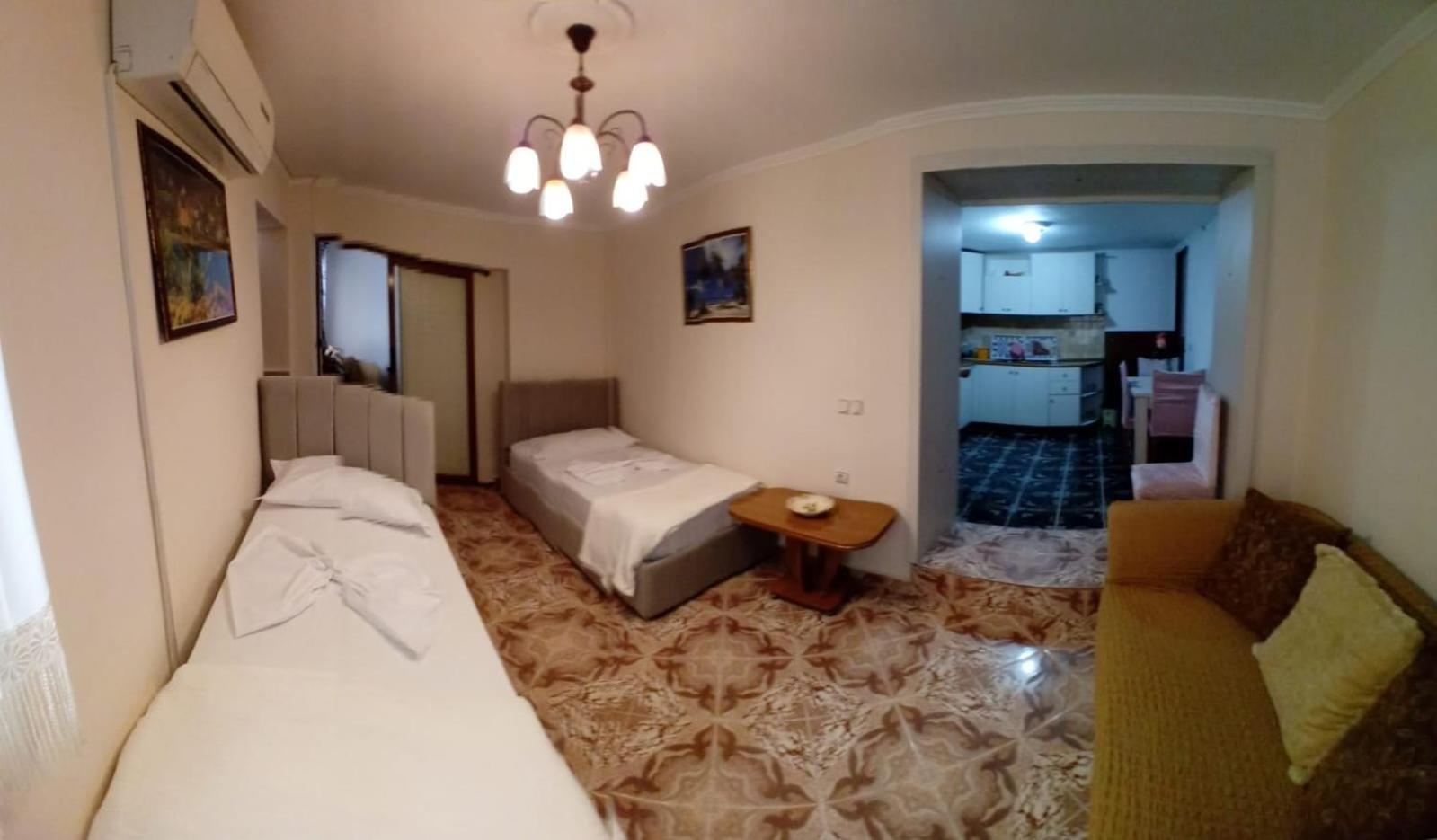 Gogo'S Sea Side Apartment Sarandë Buitenkant foto